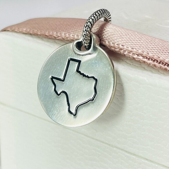 Pandora Jewelry - Pandora Texas Round Pendant